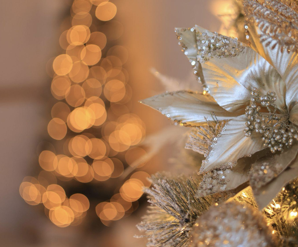 Brighten Your Holidays: Green Artificial Christmas Trees